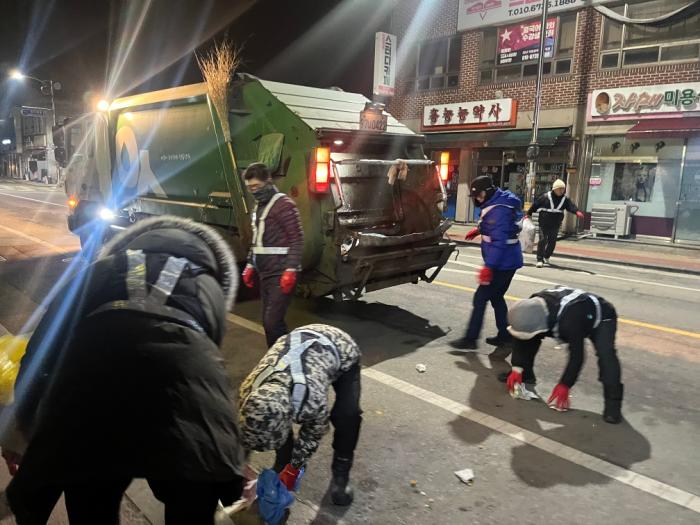 장수군, 주요 도로·민원 다발지역 환경정화활동 실시 기사 이미지