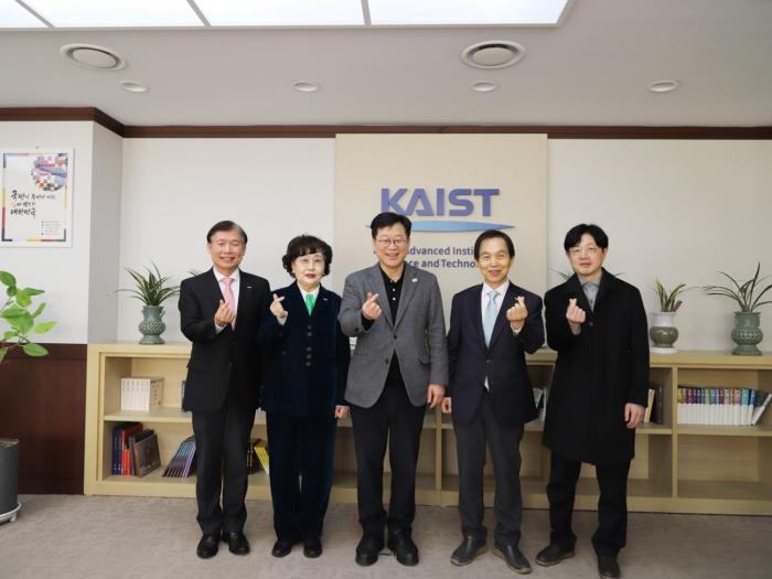 안호영 KAIST 이광형 총장과 KAIST 남원 AI공공의료캠퍼스 협력 논의 기사 이미지