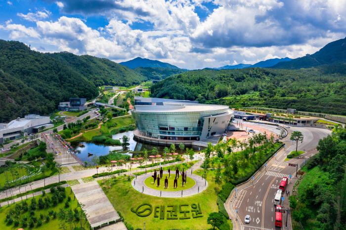 K-관광수도 자연특별시 무주,  “전력을 다해 무주 형 기본사회로” 기사 이미지