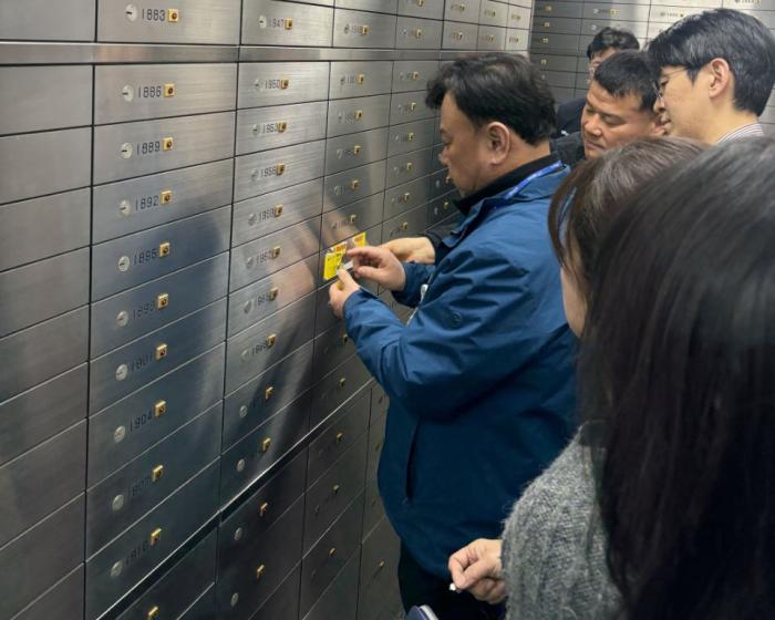 전북도, 상습 고액 체납자 대여금고 압류·강제개봉 단행 기사 이미지