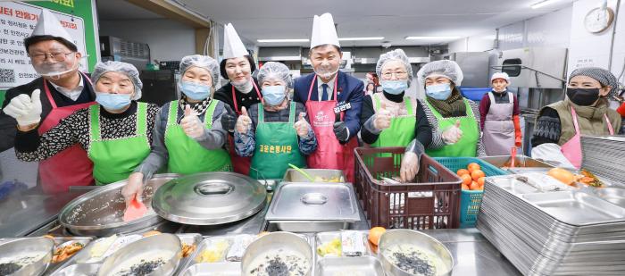 전북도, 2조 투입 소득·돌봄 아우른 노인복지 강화 기사 이미지