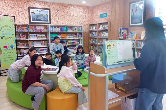 순창군립도서관, ‘도서관과 함께 책 읽기’ 프로그램 운영 시작 기사 이미지