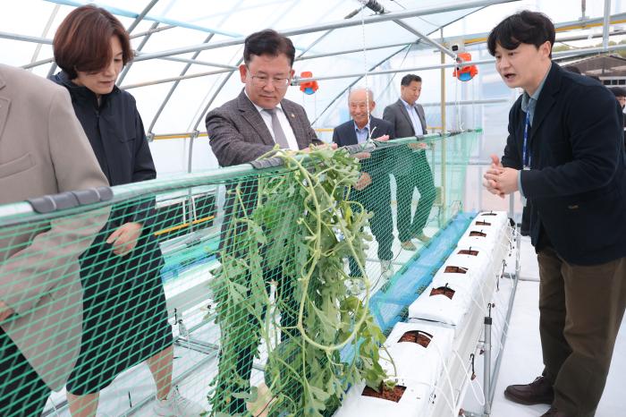 이승돈 청장 고창 수박시험장 ‘명품수박 아카데미’ 교육 현장 방문 기사 이미지