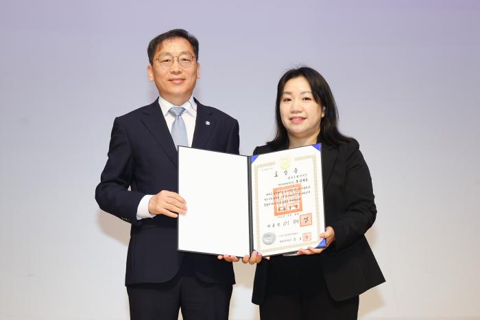 베트남 출신 부티하우 전북도 주무관, 근정포장 수훈 기사 이미지