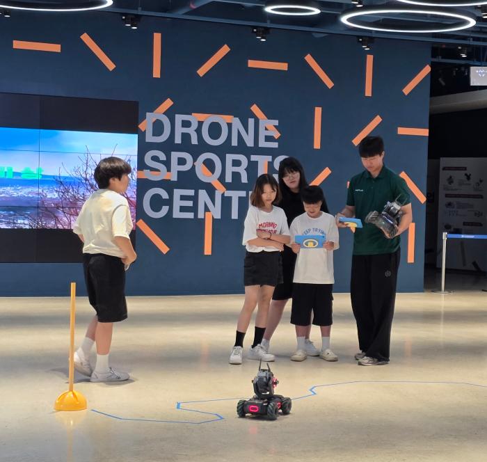 미래 인재 양성 위한 ‘AI 로봇·드론 교육’ 첫발! 기사 이미지