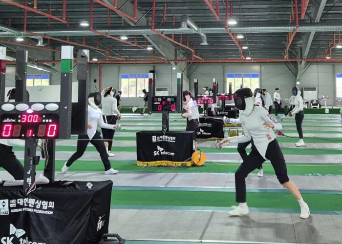 한국 펜싱 유망주들, 익산에서 힘찬 도약 준비 기사 이미지