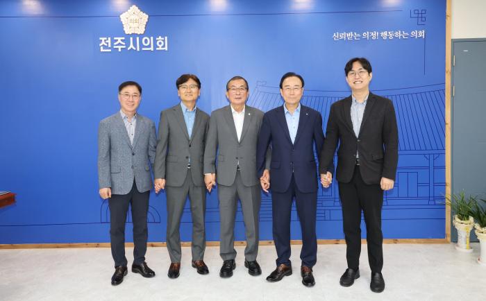 전주시의회-전북신용보증재단 '소상공인 안정지원' 방안 논의 기사 이미지