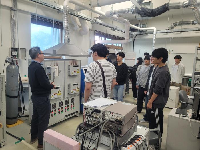 군산대 첨단과학기술학부, 반도체·소재 융합 인재 양성 기사 이미지