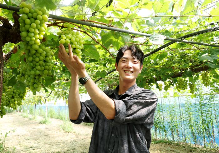포도알처럼 탐스럽게 영글어 가는 이명근 대표의 열정 기사 이미지