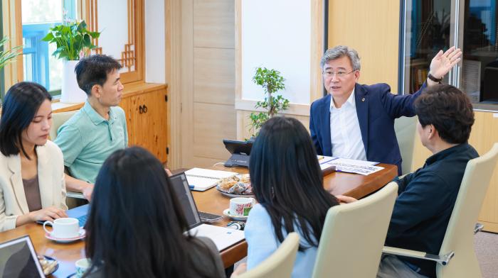 천호성 "도의원 연루 사업 1600억 칼질"… 도의회 관행에 선전포고 기사 이미지