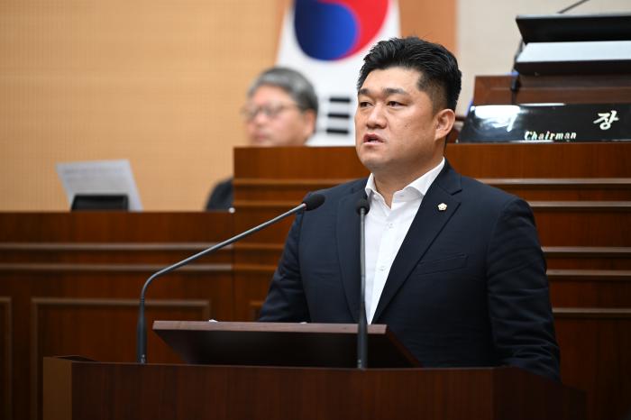 "아이들 생명 지키는 통학로 안전시설 전면 개선해야" 기사 이미지