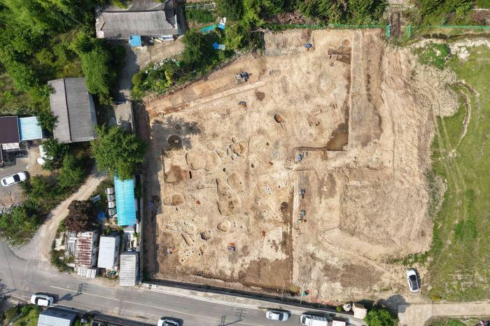 군산 옥구읍성에서 후백제 흔적 확인…‘官·市’명문기와 등 다량 출토 기사 이미지