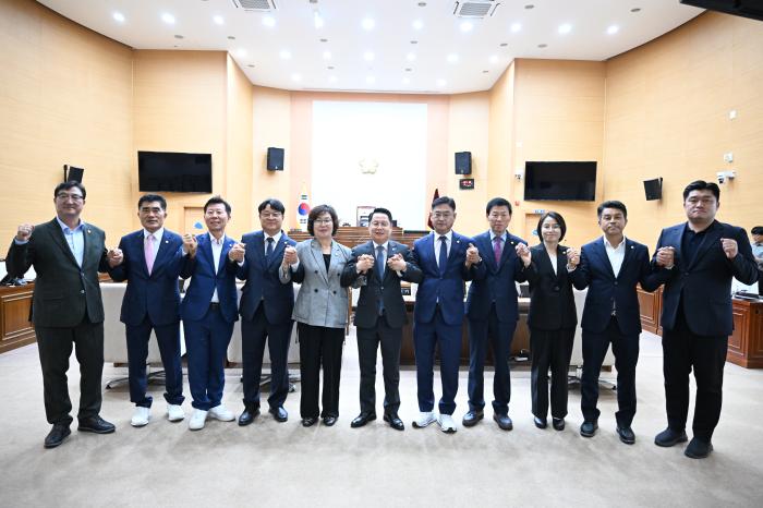 제10대 완주군의회 출범 100일…“군민 곁에서 답을 찾다” 기사 이미지